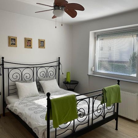 בלד Apartments Rose In Winter מראה חיצוני תמונה