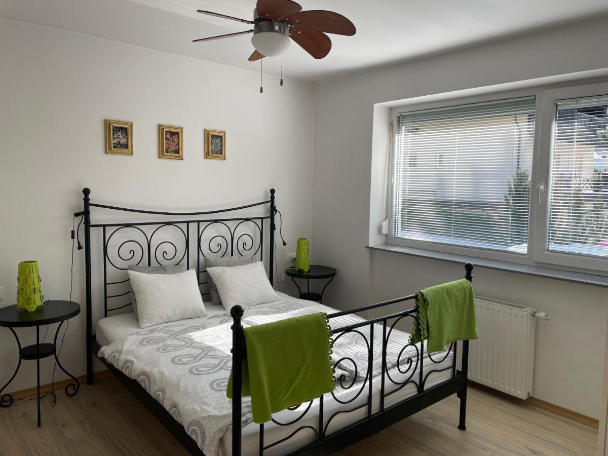 בלד Apartments Rose In Winter מראה חיצוני תמונה